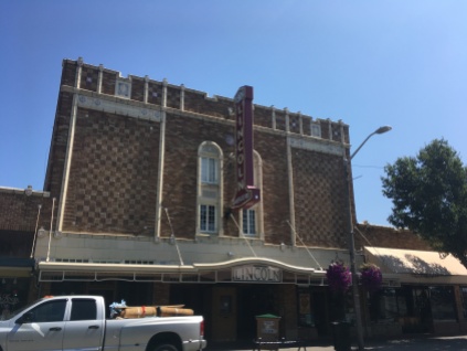 Lincoln Theather at the main street of Mt. Vernon